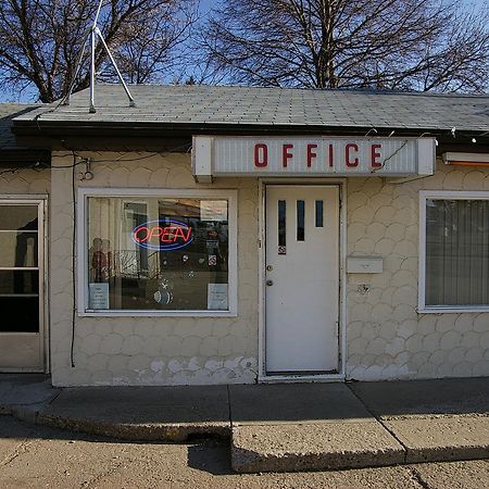 Hat Motel Medicine Hat Exterior foto